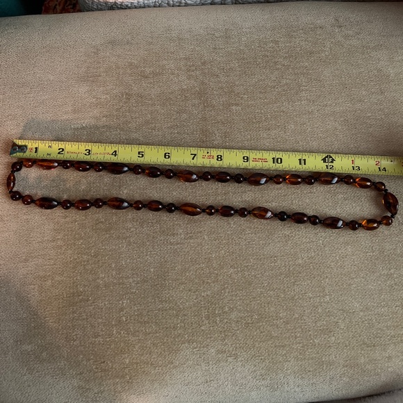 VINTAGE (1987) AVON FASHION ESSENTIALS NECKLACE - Picture 2 of 4